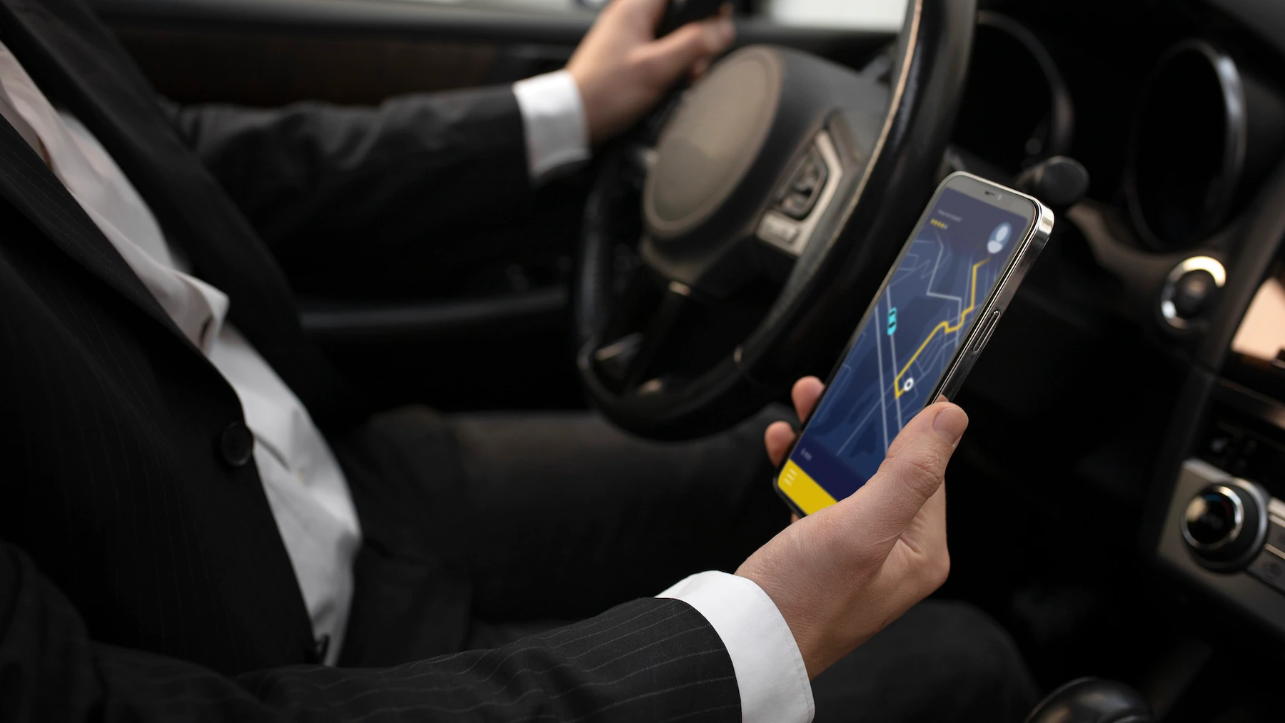 homme affaire MY VTC Clermont-Ferrand TAXI 63 Chauffeur privé uber cab auvergne