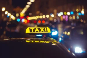 voiture-taxi-lumieres-nuit-clermont-ferrand